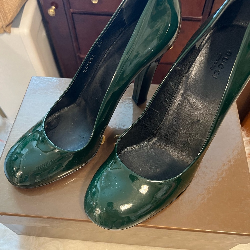 Gucci Green Pumps